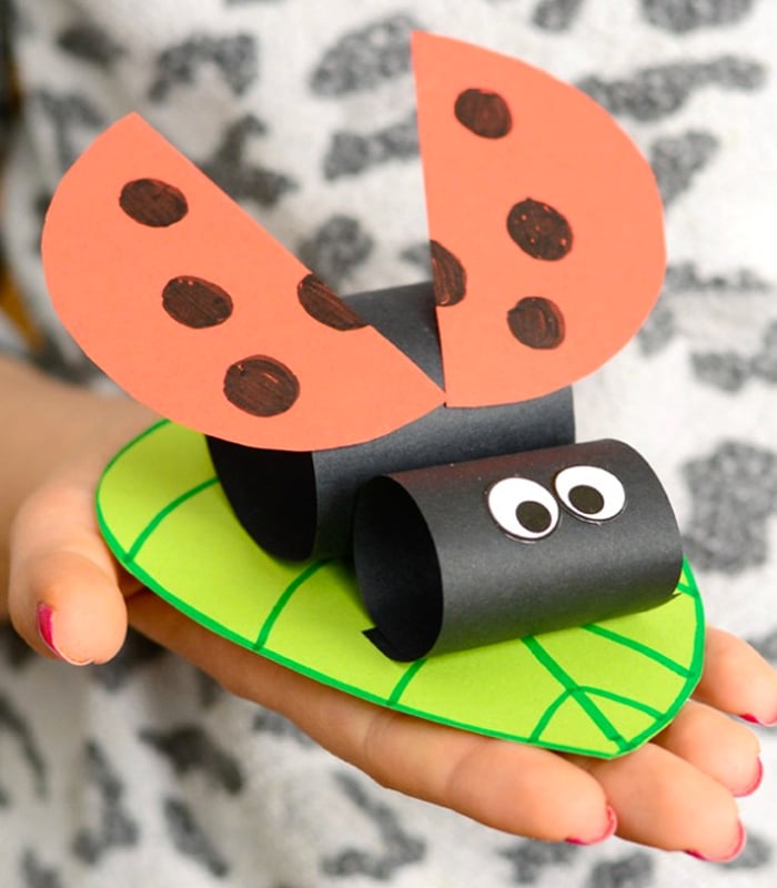 Construction-paper-crafts-easypeasyandfun-Construction-Paper-Ladybug-on-a-Leaf