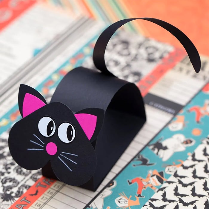 Construction-paper-crafts-firefliesandmudpies-How-to-Mak-a-Fun-Black-Cat-Craft-for-Halloween