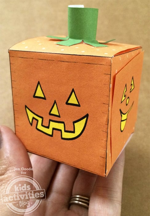 Construction-paper-crafts-KAB-Mini-Pumpkin-Printable-Paper-Craft