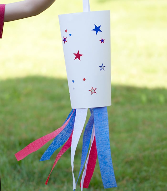 Construction-paper-crafts-KAB-Patriotic-Paper-Windsock