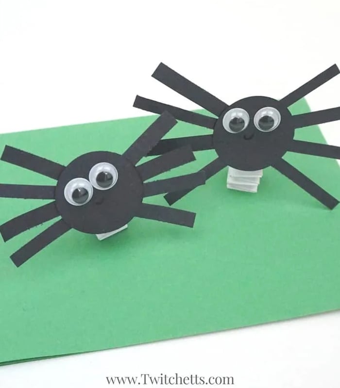 Construction-paper-crafts-twitchetts-How-to-make-fun-bouncing-construction-paper-spiders