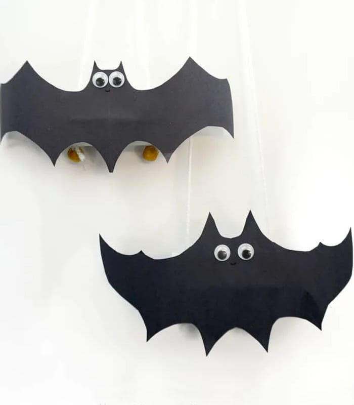 Construction-paper-crafts-twitchetts-How-to-make-fun-construction-paper-bats-that-fly